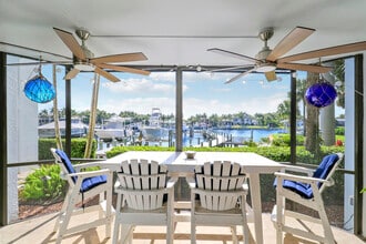 Building Photo - 515 Bay Colony Dr N