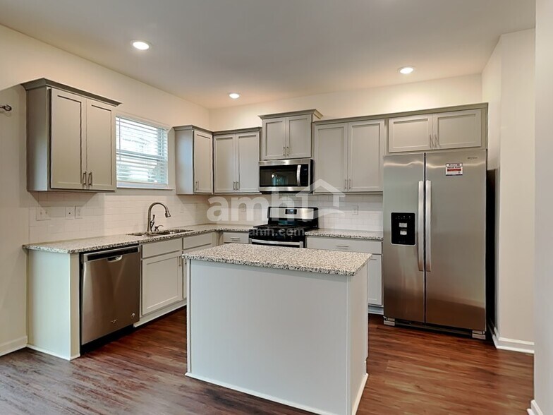 Building Photo - 122 Preservation Dr