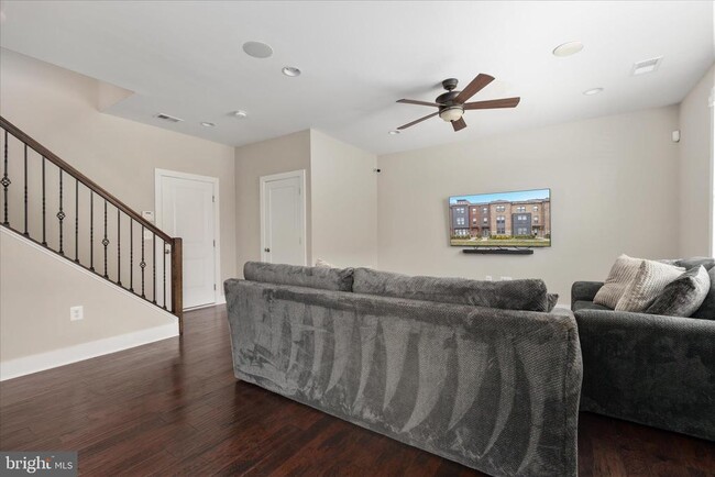 Building Photo - 44735 Medway Ter