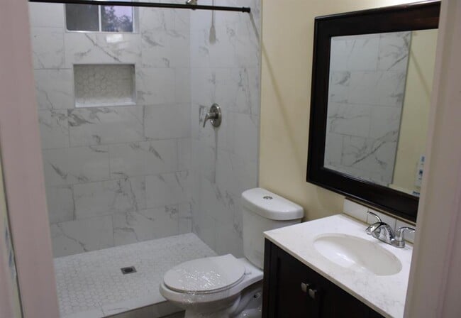 Building Photo - 975 State Hwy 95