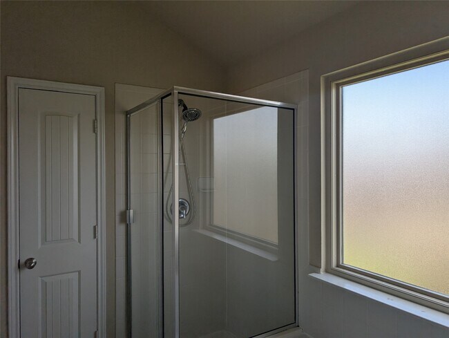 Building Photo - 14010 Long Meadow Dr