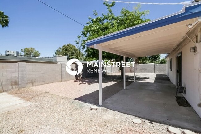 Building Photo - 4 Bedroom Pet-Friendly Home in Phoenix, AZ with Main Street Renewal