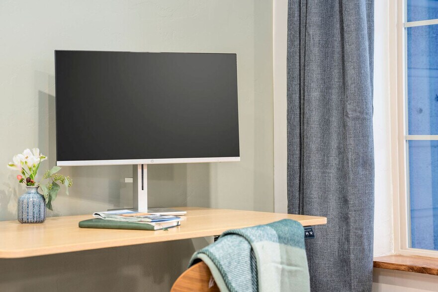 Building Photo - 1054 Canoe Loop