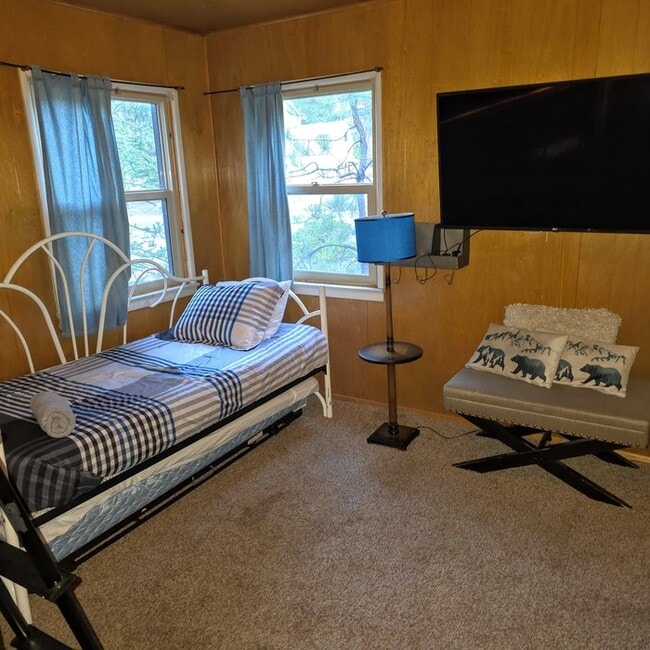 Building Photo - Mountain Retreat in Boulder Bay