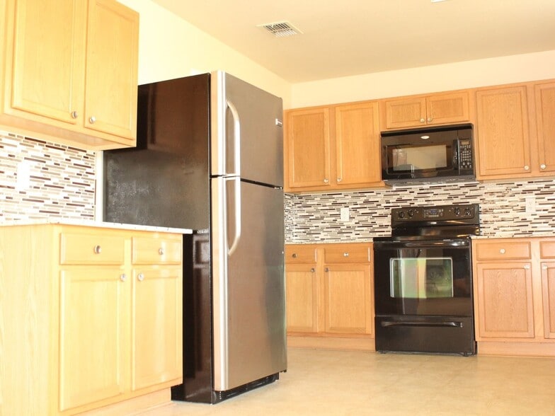 Building Photo - 12800 Cedar Hollow Dr