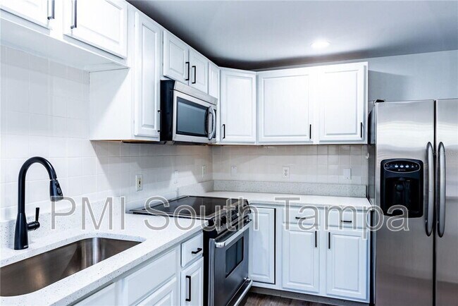 Building Photo - 3402 W Van Buren Dr