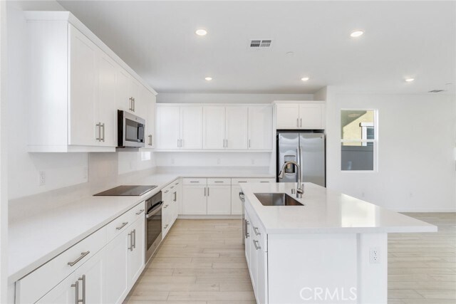 Building Photo - 10858 Pala Bells St