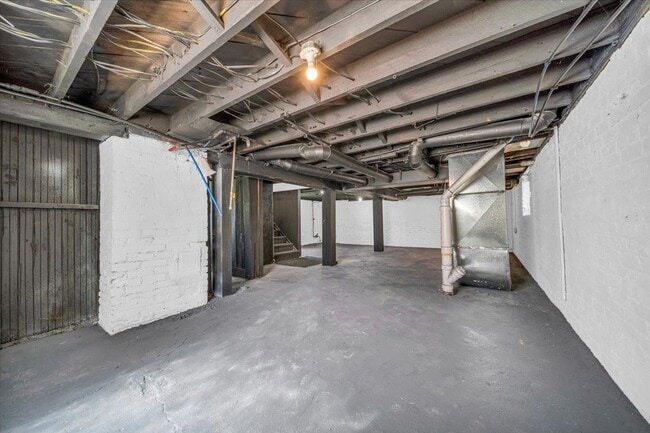 Building Photo - 408 Mt Vernon St