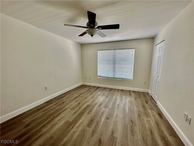 Building Photo - 3627 Pine Oak Cir