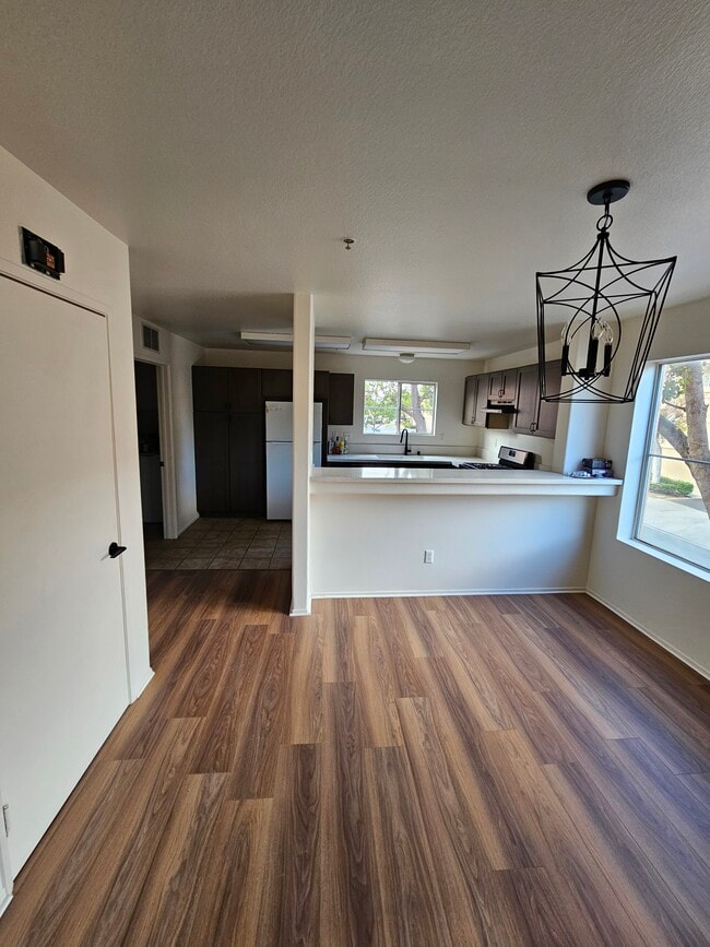 Building Photo - 1050 Harbor Heights Dr