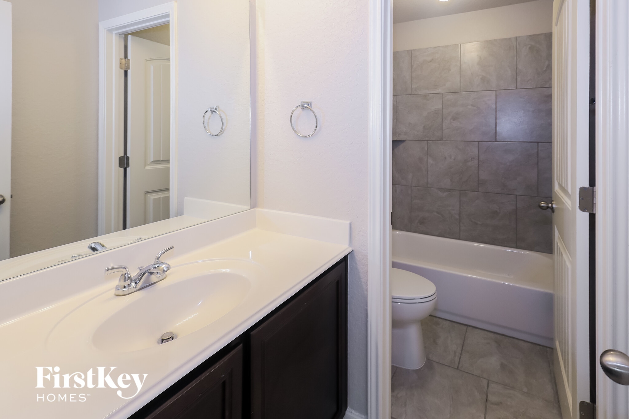 Building Photo - 9822 Rousseau Rd