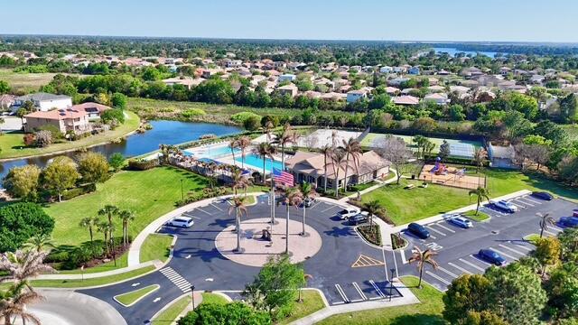 Building Photo - 2883 SW Cape Breton Dr