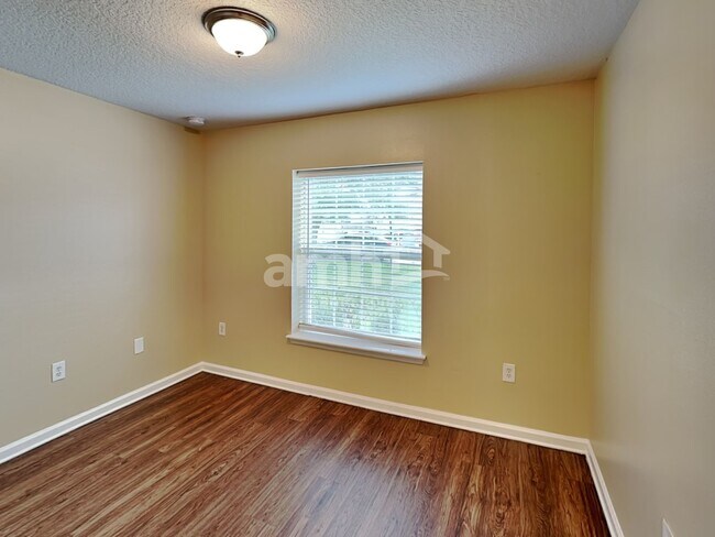 Building Photo - 6381 Louis Clark Ct