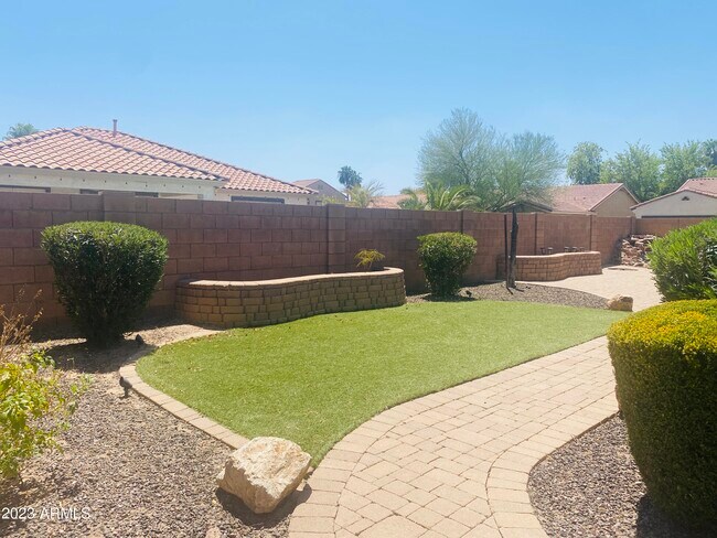 Building Photo - 453 W Lantana Pl