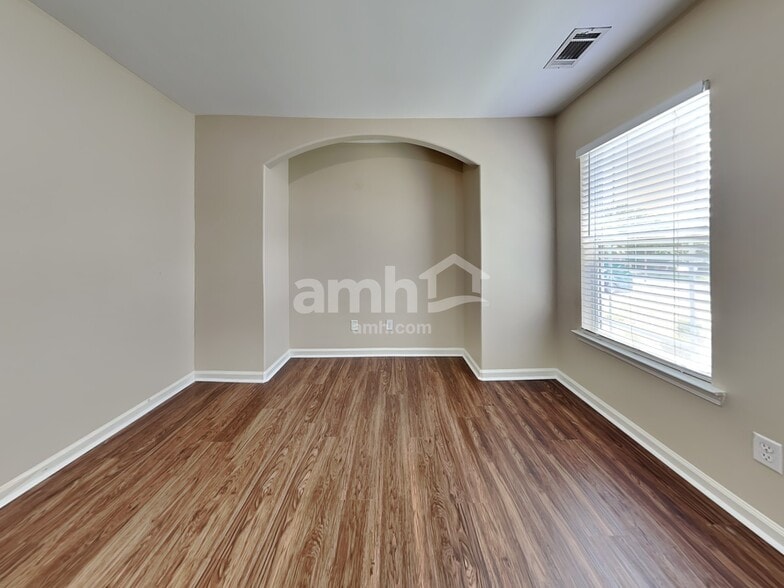 Building Photo - 160 Grayson Ave