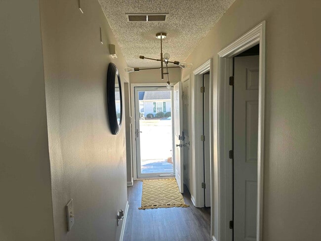 Building Photo - 1633 Summerwoods Cir