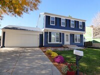 Building Photo - NEWER CARPET & STAINLESS FRIDGE!! BACKS TO...