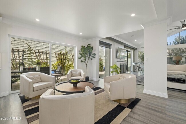 Building Photo - 7322 E Sierra Vista Dr