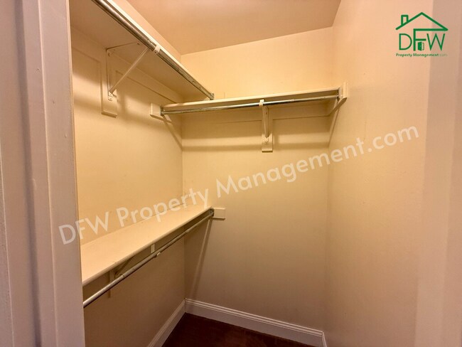 Building Photo - Beautiful 4 Bedroom 2.5 Bathroom Home for Lease in Grand Prairie, TX