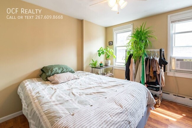 Building Photo - 2205 S 20th St