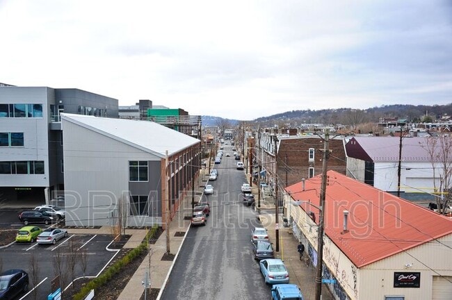 Building Photo - 4016 Willow St