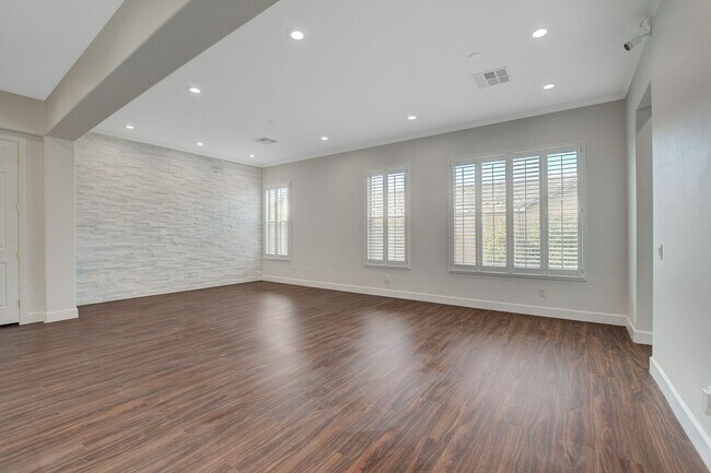 Building Photo - Anthem country Club Golf Community Beauty