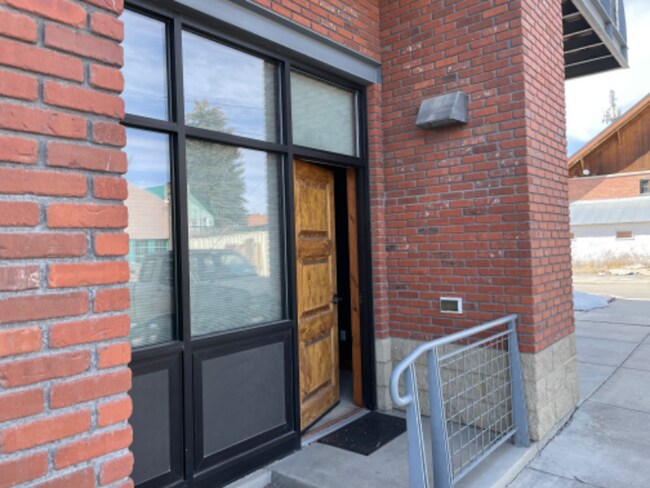 Building Photo - 115 E Gallatin Ave