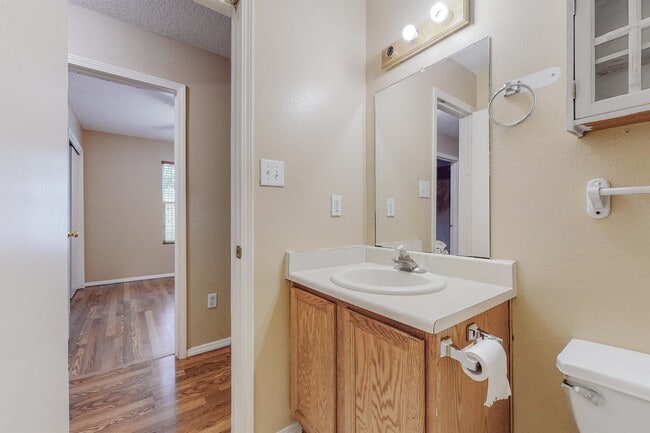 Building Photo - 10728 Hatch Dr NW