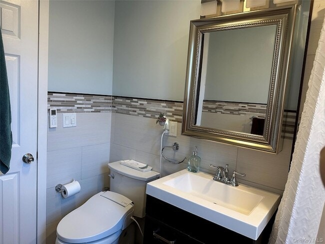 Building Photo - 312 Main St