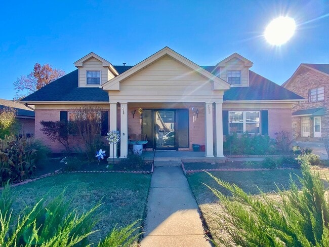 Building Photo - Fully Remodeled Home Near Penn and NW Expr...