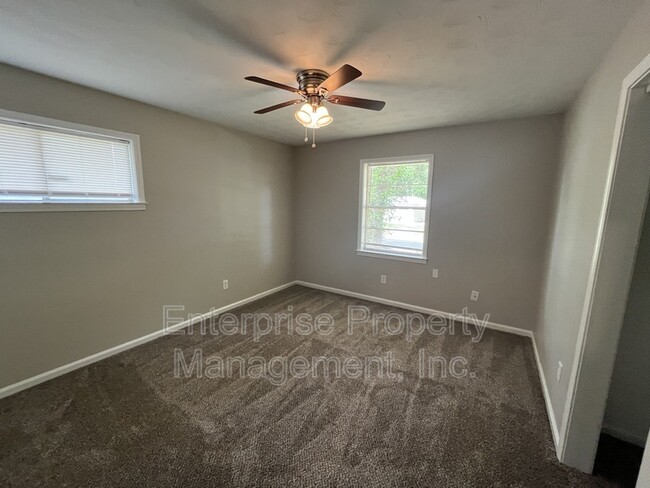 Building Photo - 3535 Debby Dr
