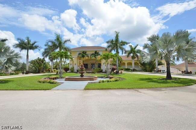 Building Photo - 9111 Las Maderas Dr