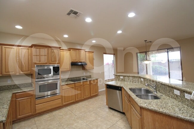 Building Photo - 3951 E Ravenswood Dr