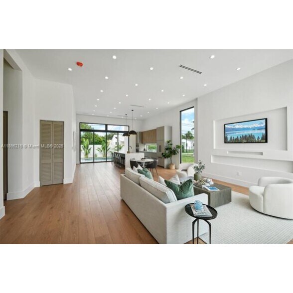 Building Photo - 510 NW 50th St