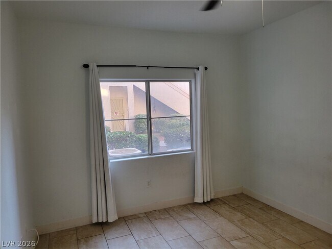 Building Photo - 2117 Echo Bay