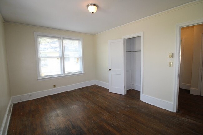 Building Photo - 304 Loring Dr