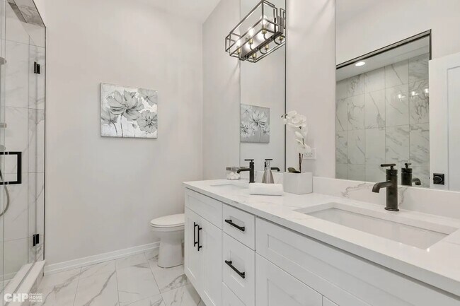 Building Photo - 5434 S Michigan Ave