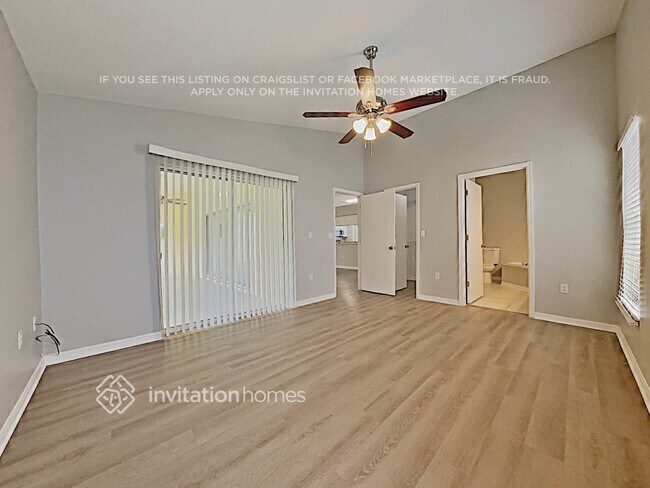 Building Photo - 2451 Sweetwater Blvd