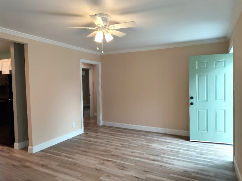 Building Photo - 532 Harwell Ave