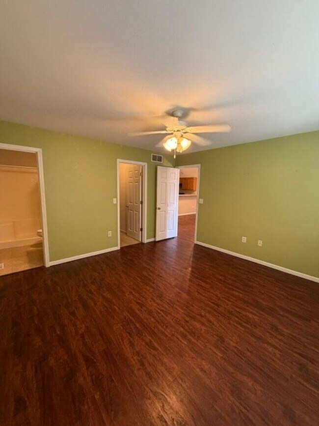 Building Photo - 10925 Upland Terrace