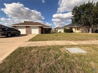 Building Photo - 2801 Lucille Dr