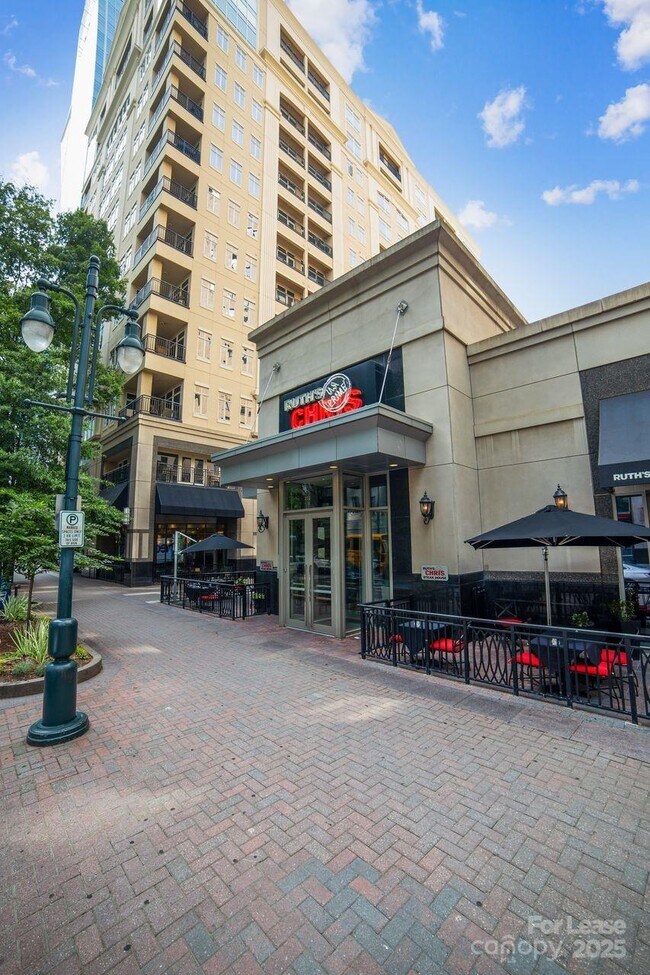 Building Photo - 230 S Tryon St