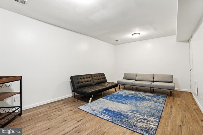 Building Photo - 4717 6th St NE