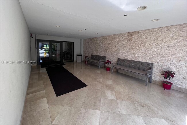 Building Photo - 575 Crandon Blvd