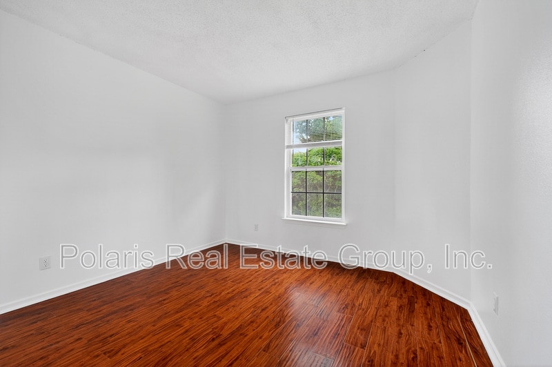 Building Photo - 2009 Dutch Elm Dr