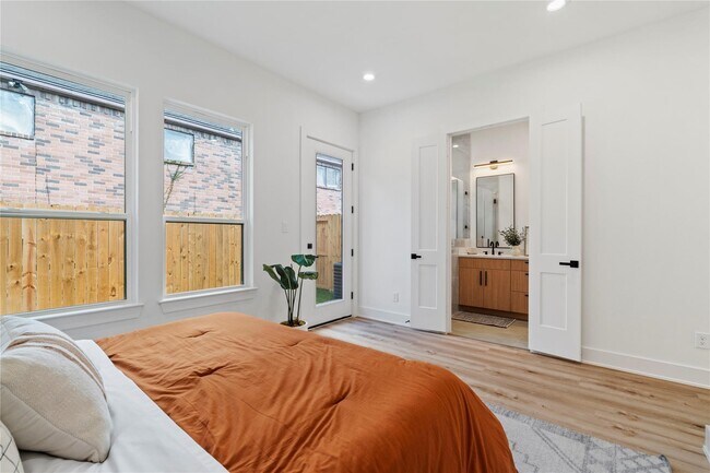 Building Photo - 6622 St Augustine St