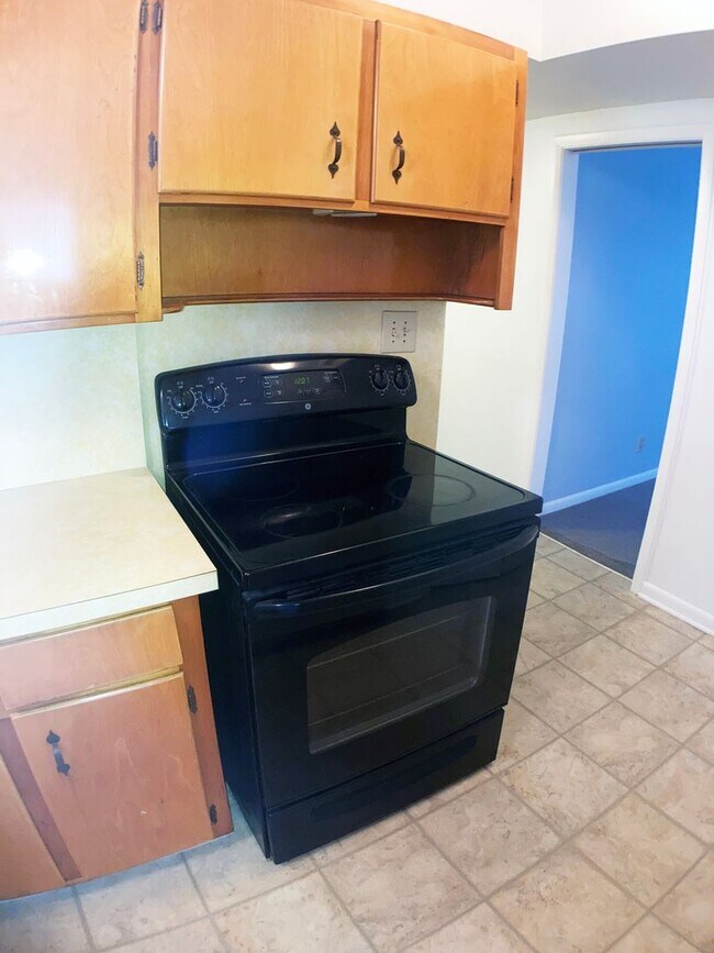 Building Photo - Charming Home in Established Jacksonville ...