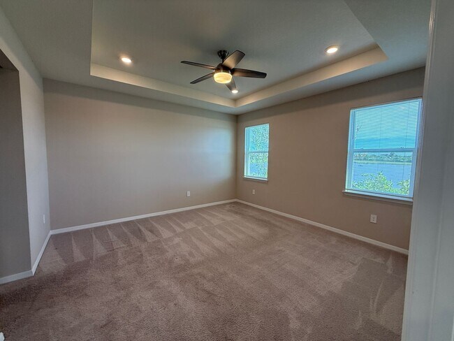 Building Photo - 3 Bedroom 2.5 Bath Single Family Home Prom...