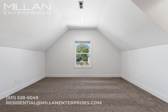 Building Photo - Luxury Modern Home with Covered Deck & Bonus Room - Enjoy Your First Month FREE with a 13-Month L...