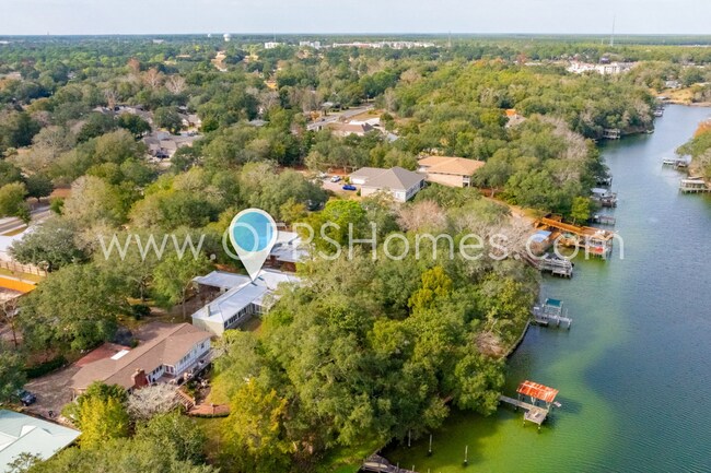 Building Photo - Bayou-Front Home w/ Dock